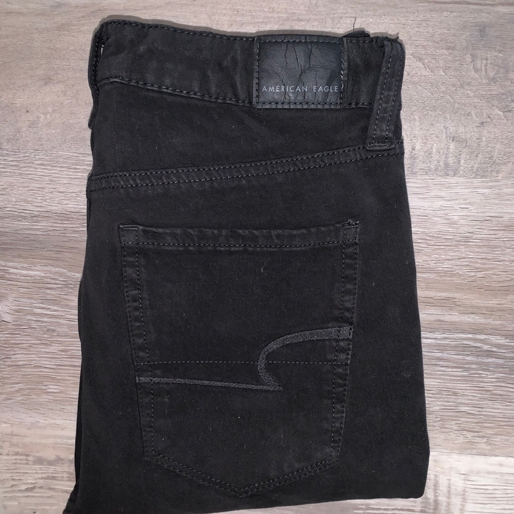 Black American Eagle Lightly Ripped Jeans